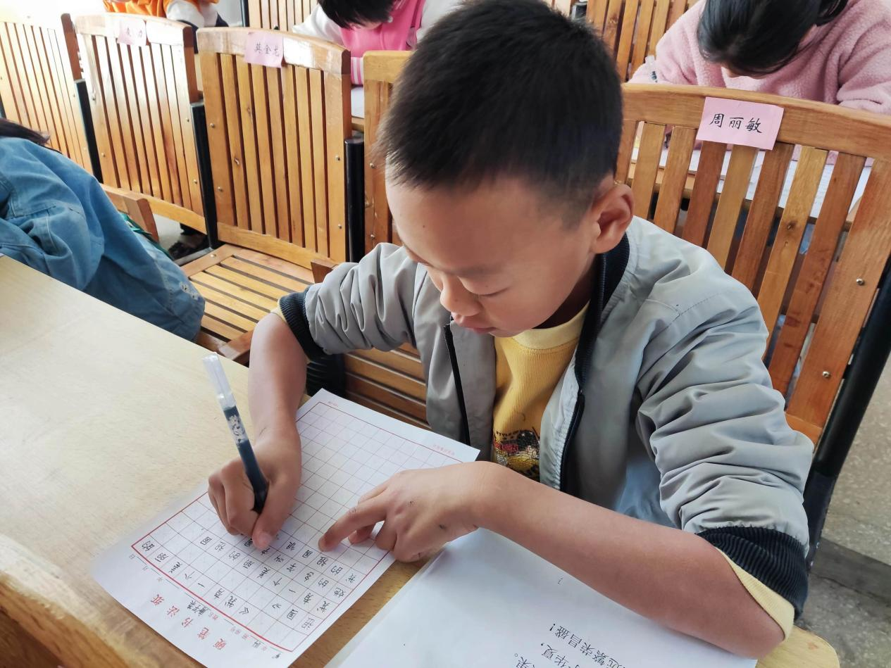 喜迎二十大：写好中国字，抒发爱国情。